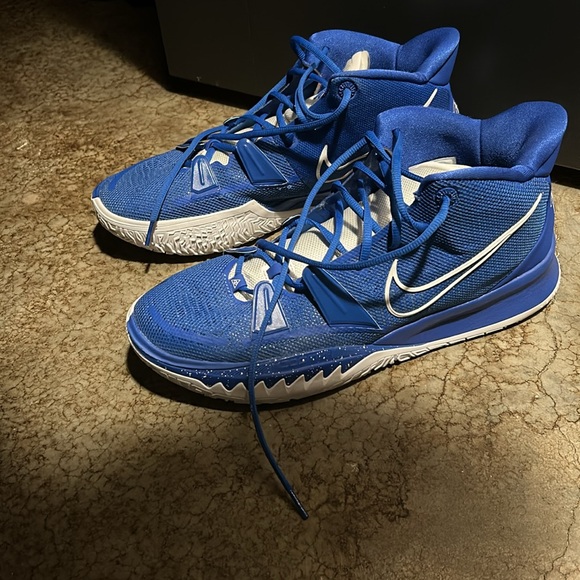 Kyrie 7 Game Royal - Picture 2 of 4